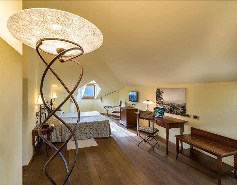La Darsena Boutique Hotel & Restaurant Тремецо Екстериор снимка