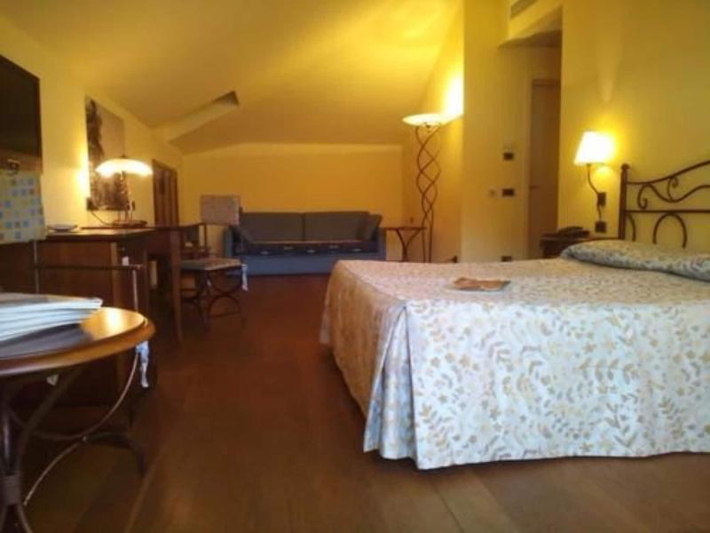 La Darsena Boutique Hotel & Restaurant Тремецо Екстериор снимка