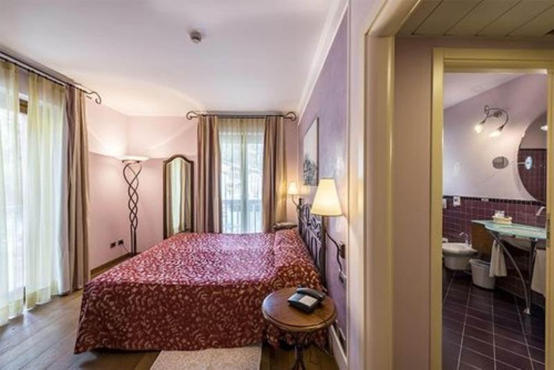 La Darsena Boutique Hotel & Restaurant Тремецо Екстериор снимка