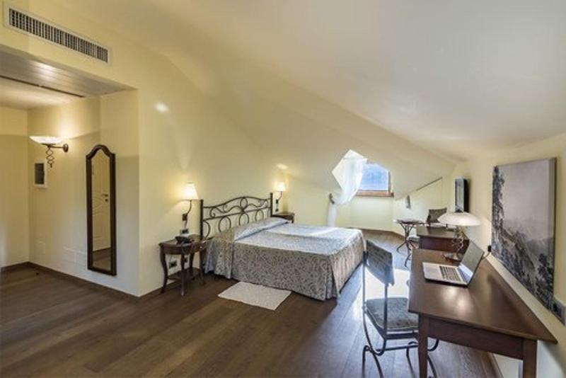 La Darsena Boutique Hotel & Restaurant Тремецо Екстериор снимка