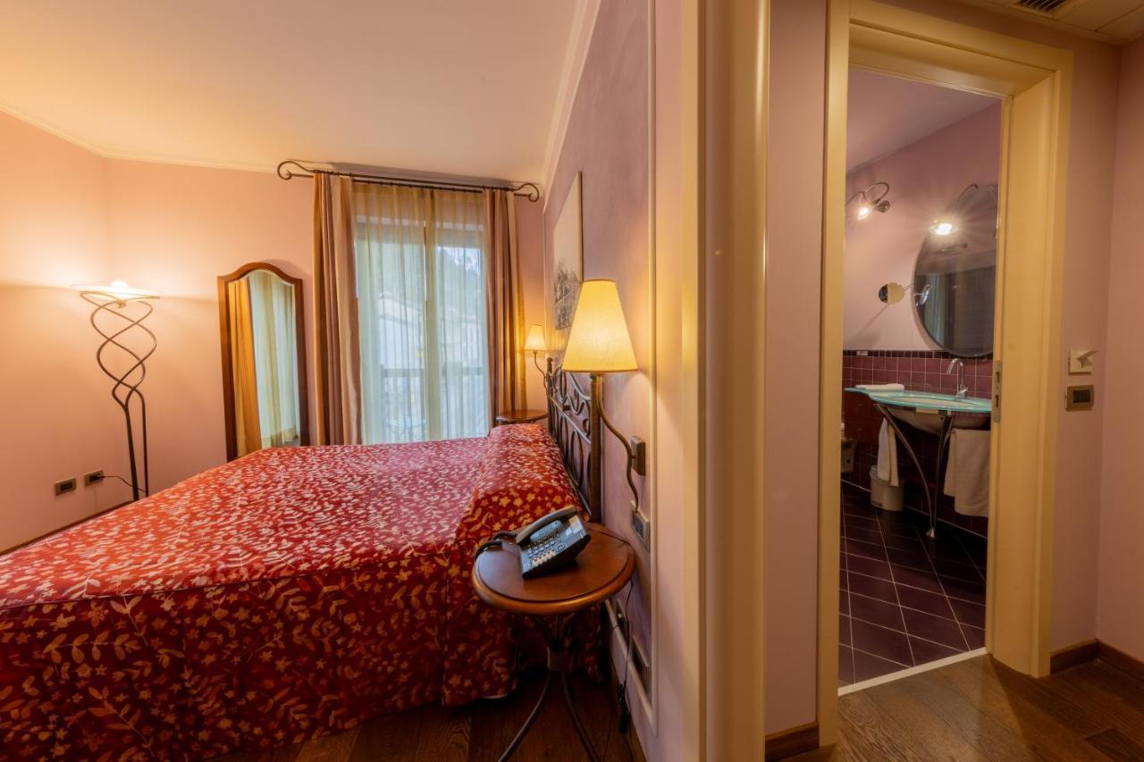La Darsena Boutique Hotel & Restaurant Тремецо Екстериор снимка