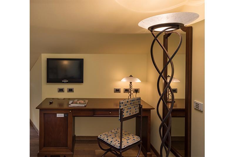 La Darsena Boutique Hotel & Restaurant Тремецо Екстериор снимка
